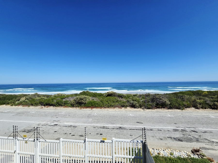 4 Bedroom Property for Sale in Kleinkrantz Western Cape